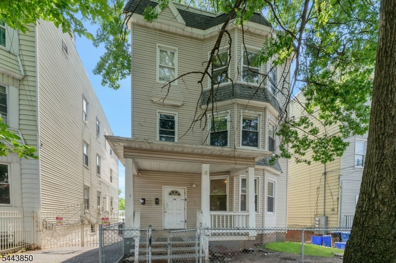 46 Seymour Ave Property Photo 1
