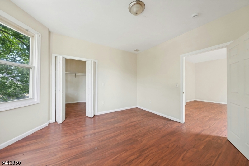 46 Seymour Ave Property Photo 5