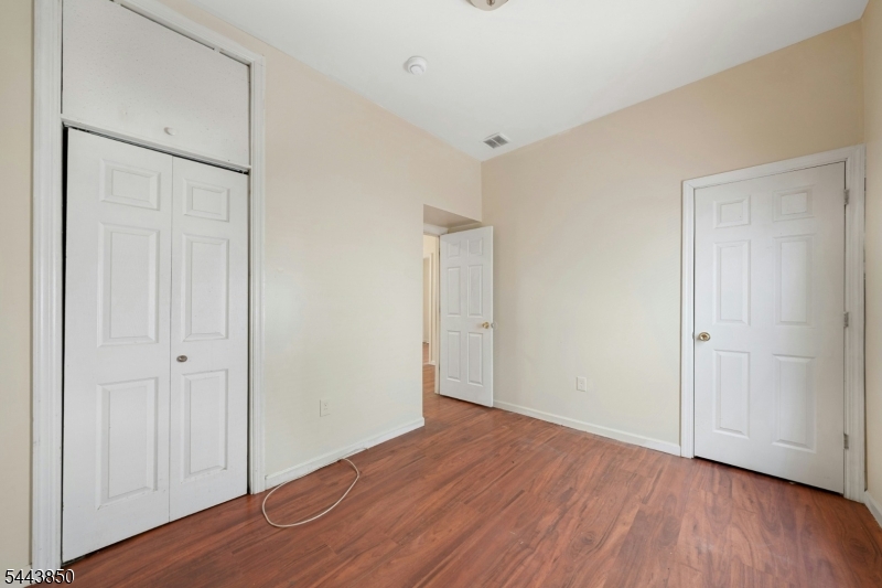 46 Seymour Ave Property Photo 21