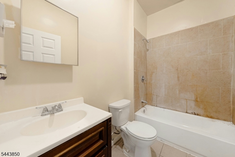 46 Seymour Ave Property Photo 22