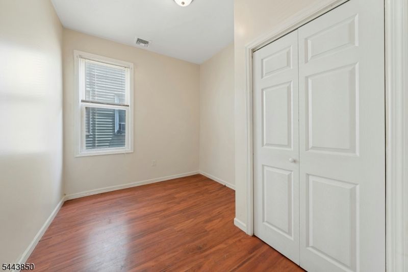 46 Seymour Ave Property Photo 24