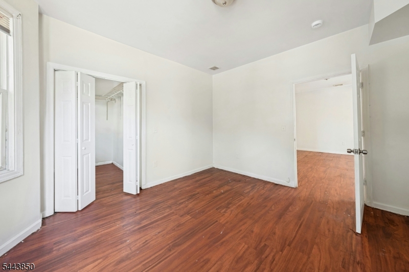 46 Seymour Ave Property Photo 26
