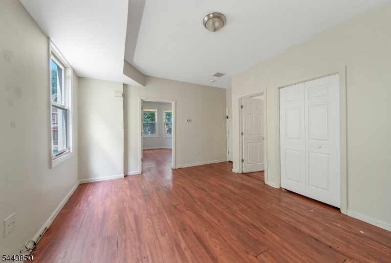46 Seymour Ave Property Photo 29