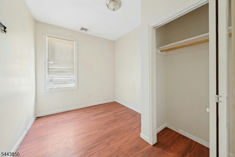 46 Seymour Ave Property Photo 34