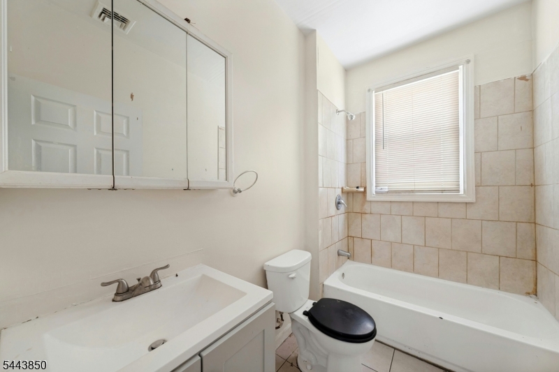 46 Seymour Ave Property Photo 36