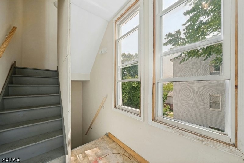 46 Seymour Ave Property Photo 37