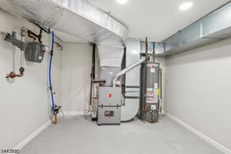 50 Lincoln Pl Property Photo 11