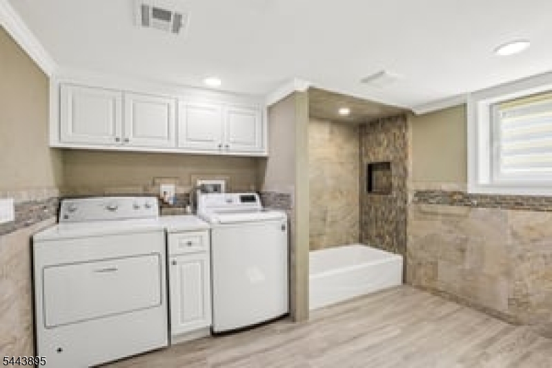 50 Lincoln Pl Property Photo 12