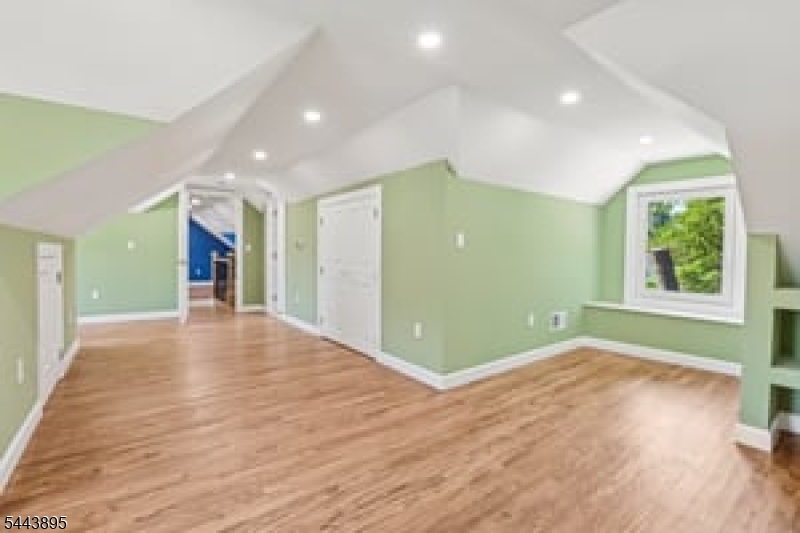 50 Lincoln Pl Property Photo 14