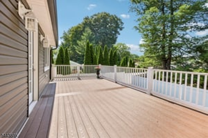 50 Lincoln Pl Property Photo 20