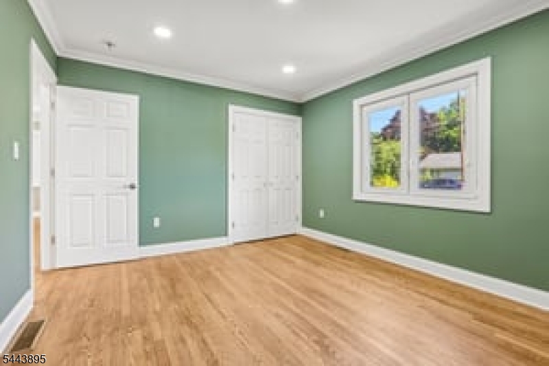 50 Lincoln Pl Property Photo 23
