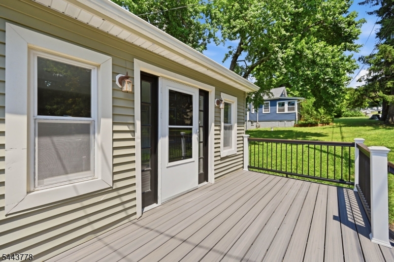 82 Fairview Dr Property Photo 2