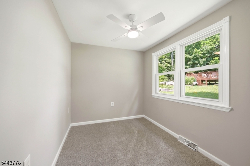 82 Fairview Dr Property Photo 12