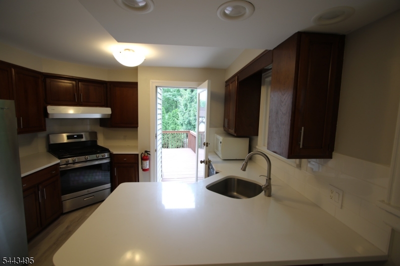 22 Sunset Dr Property Photo 7