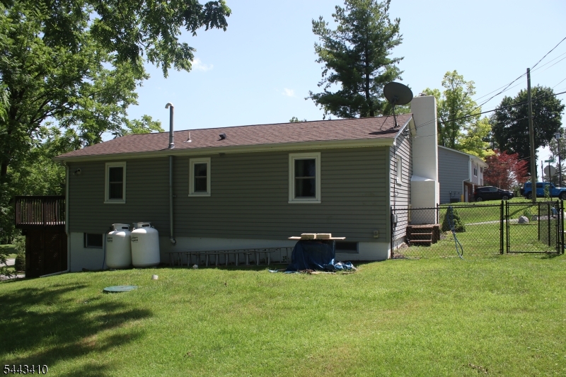 12 Clover Ln Property Photo 2