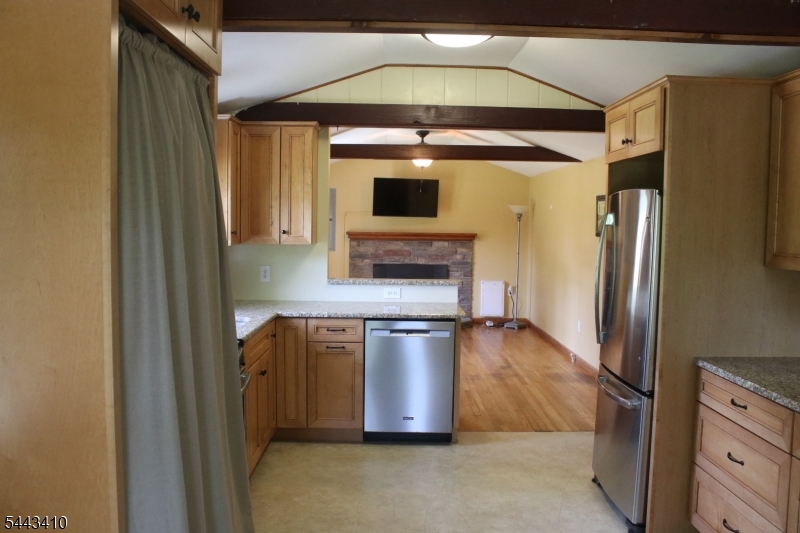 12 Clover Ln Property Photo 10