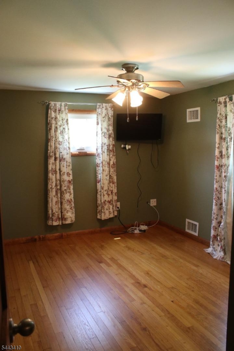 12 Clover Ln Property Photo 14
