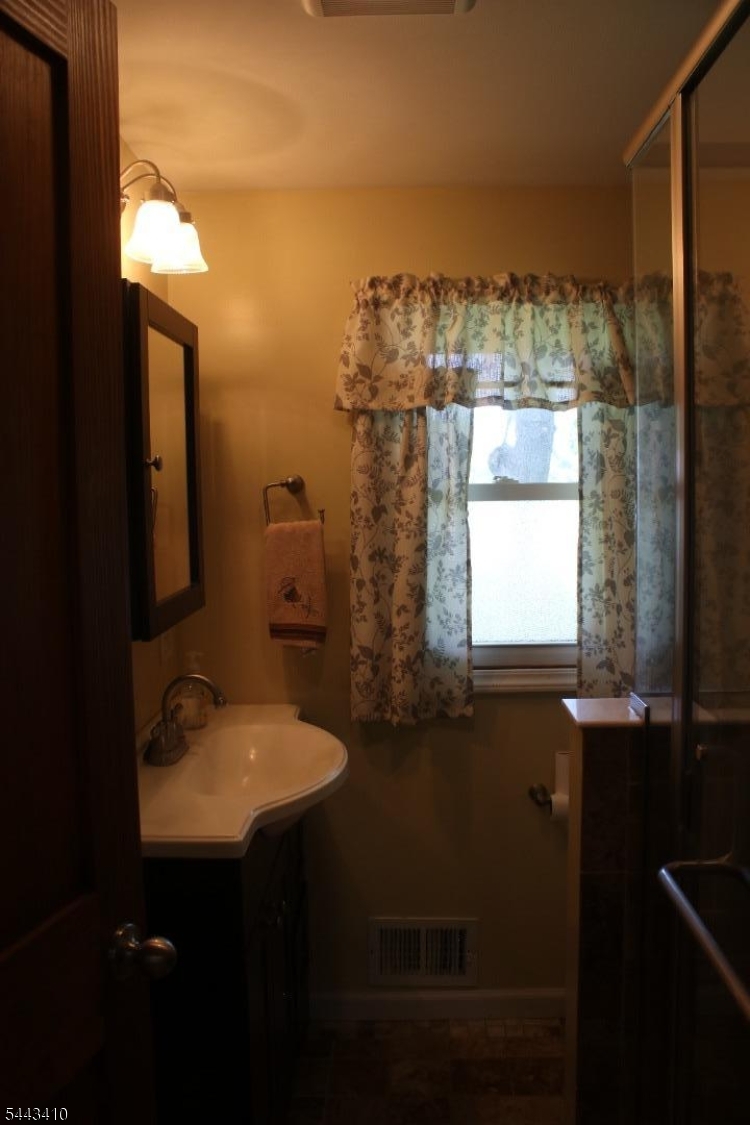 12 Clover Ln Property Photo 15