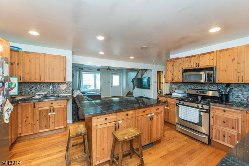 73 Bergen Ave Property Photo 5