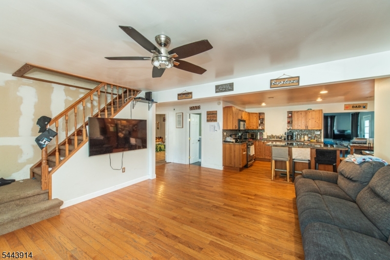 73 Bergen Ave Property Photo 8