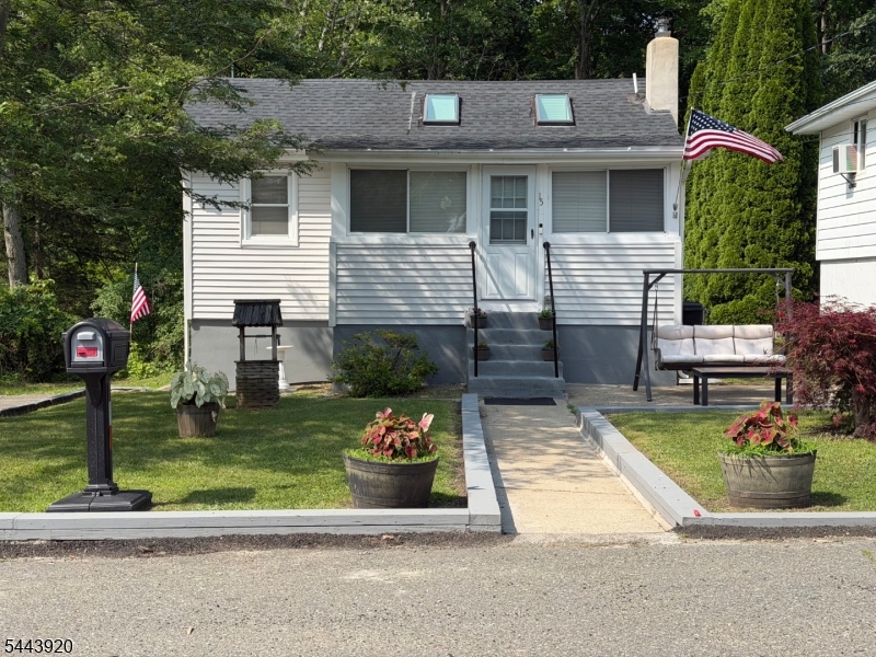15 Kentucky Ave Property Photo 1