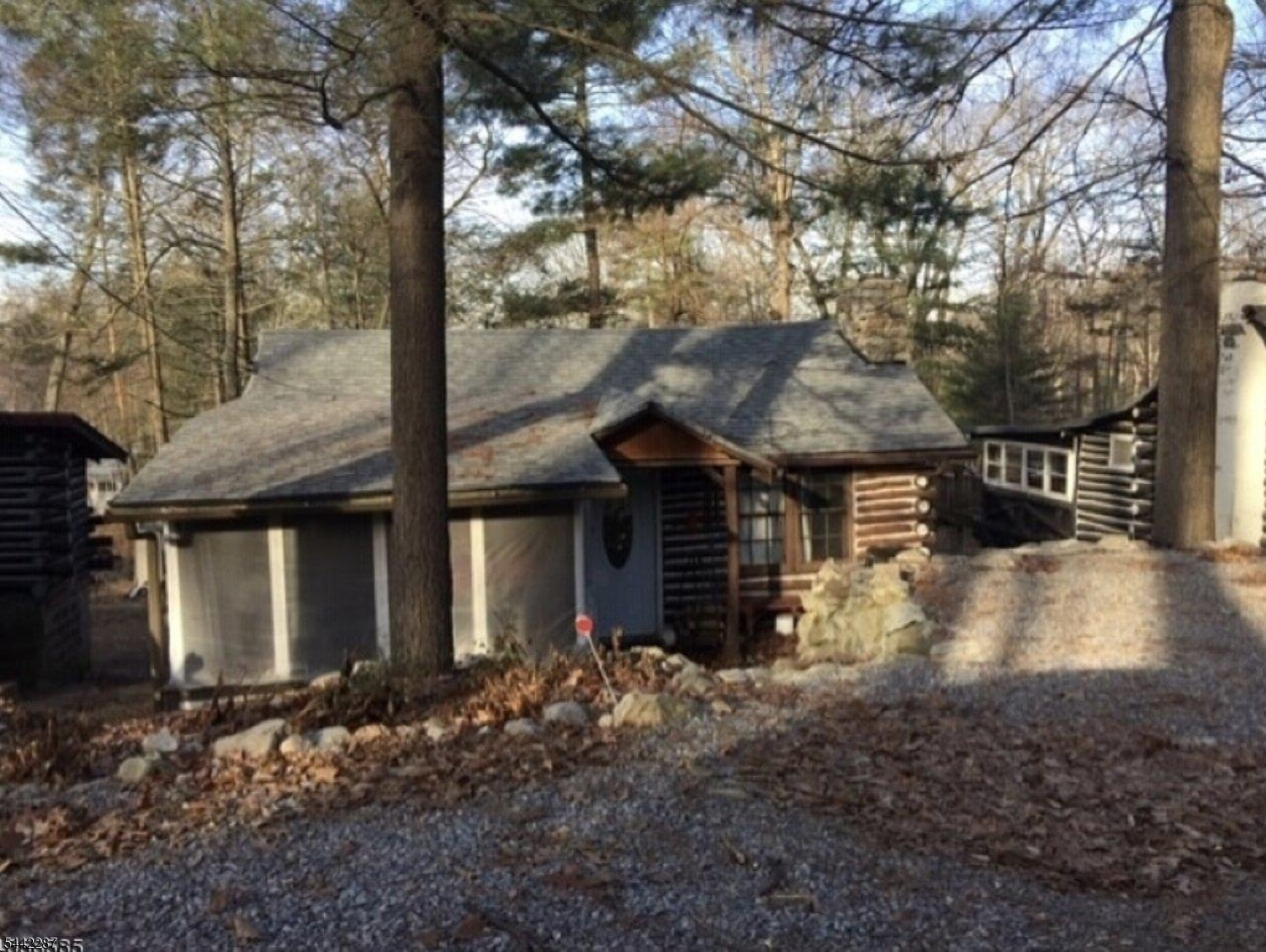25 Cedar Ln Property Photo 5