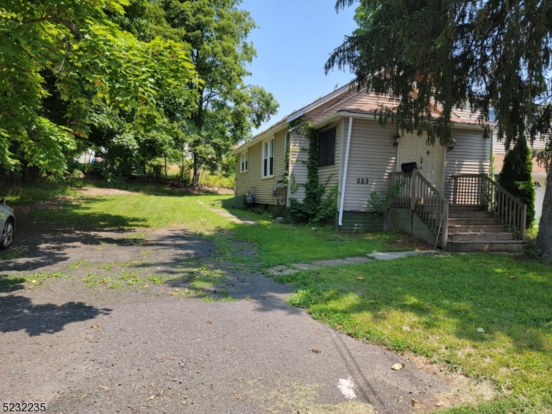 223 Halsey Rd 3 Property Photo 1
