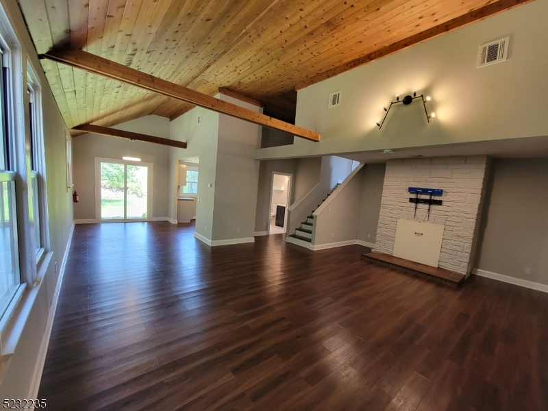 223 Halsey Rd 3 Property Photo 6