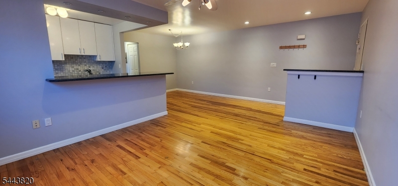 32 Knox Ter 1d Property Photo 5