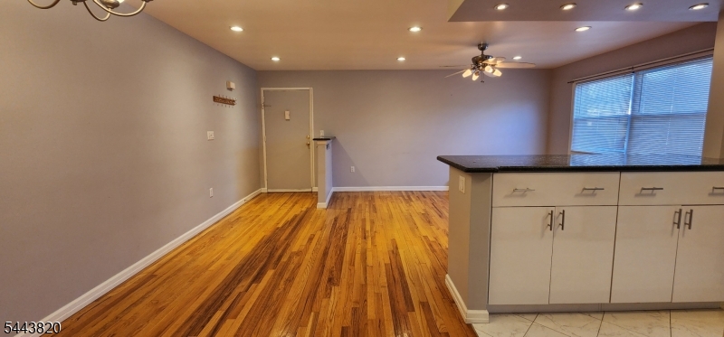 32 Knox Ter 1d Property Photo 12
