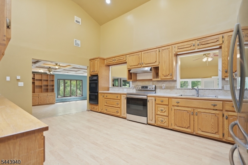 109 Fresh Ponds Rd Property Photo 6