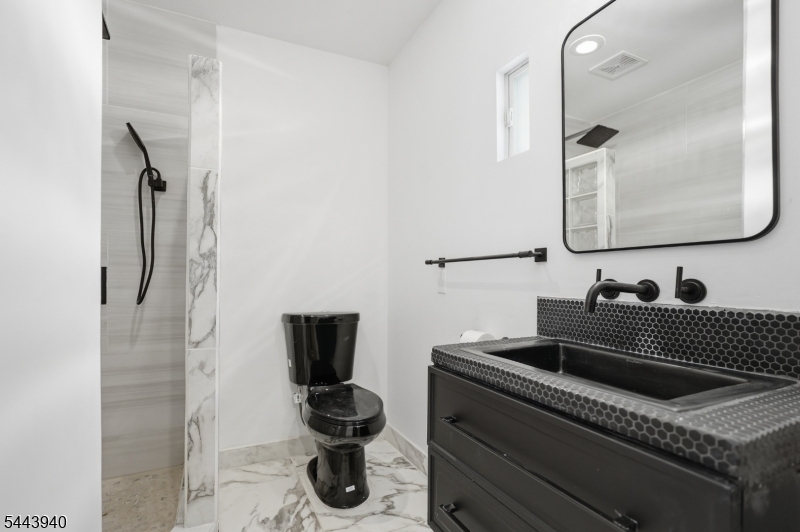 109 Fresh Ponds Rd Property Photo 23