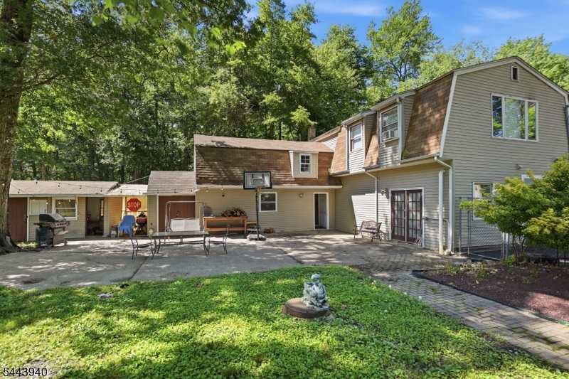 109 Fresh Ponds Rd Property Photo 30