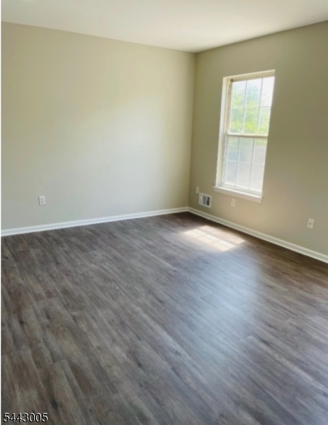 124 Union Ave 4 Property Photo 6