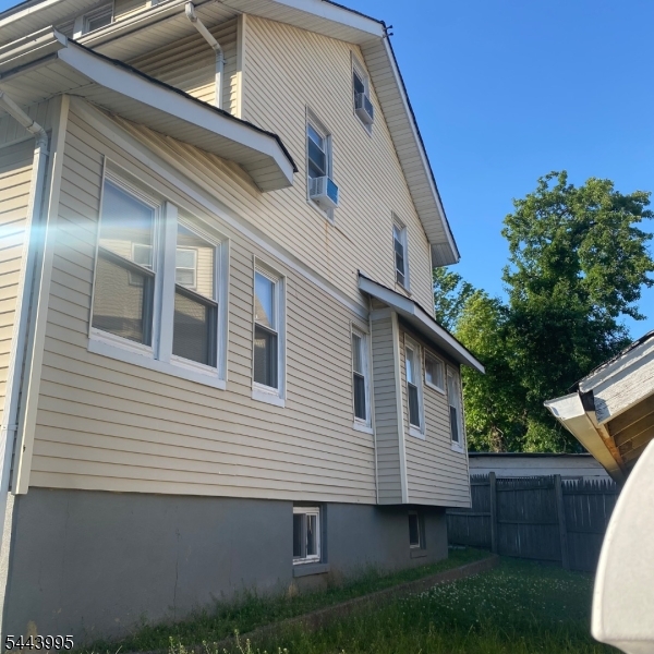 77 Wagner Pl Property Photo 3