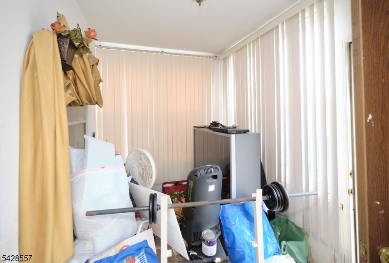 292 Crann St Property Photo 3
