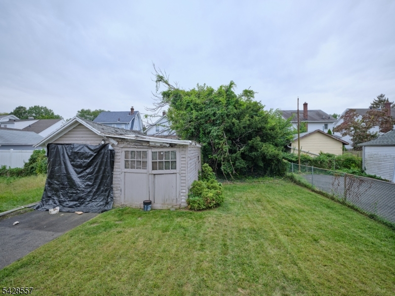 292 Crann St Property Photo 13