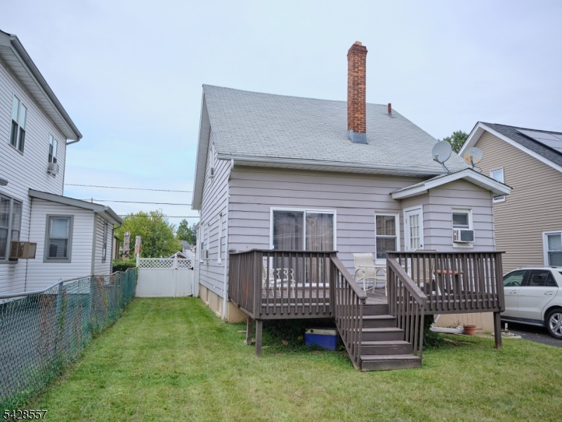 292 Crann St Property Photo 14