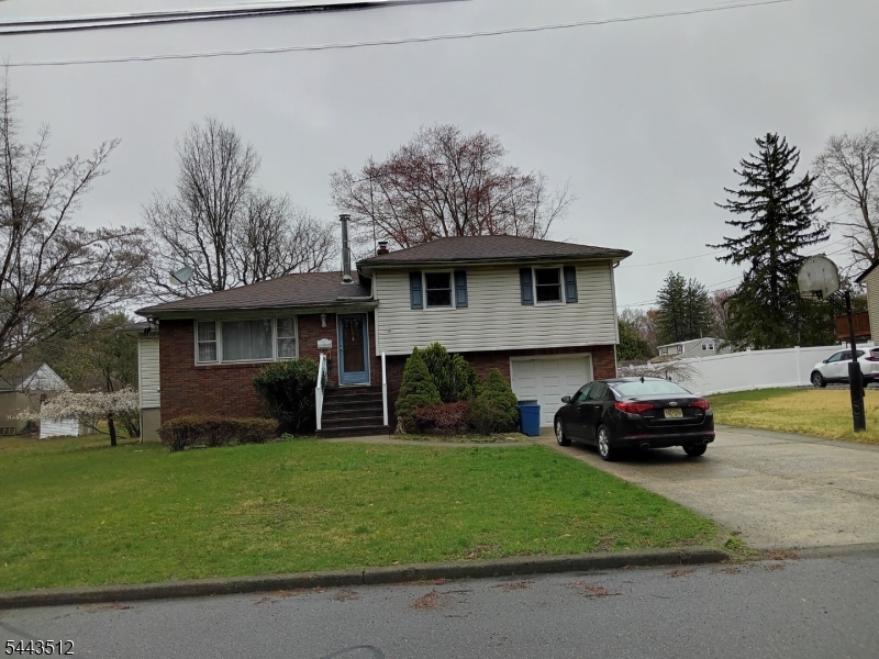 74 Roosevelt St Property Photo 1
