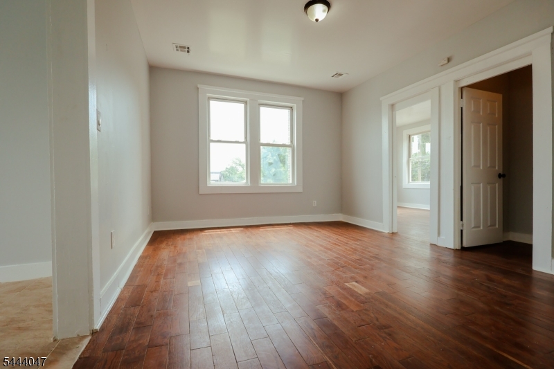 48 Salem St Property Photo 18