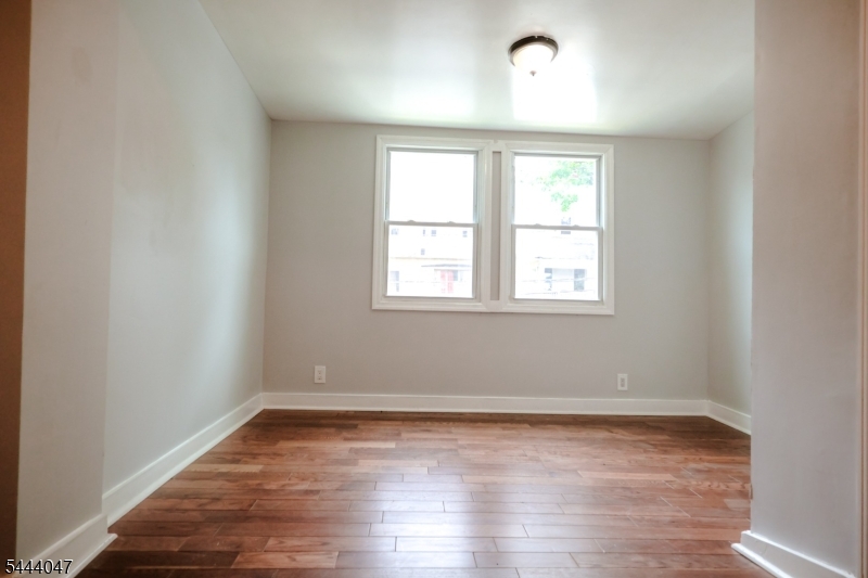 48 Salem St Property Photo 24