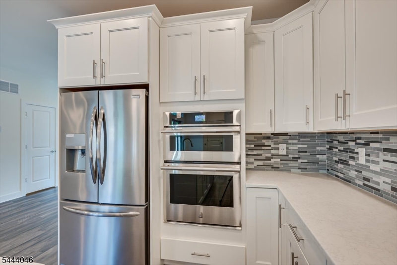 5 E Hartwick Dr Property Photo 6