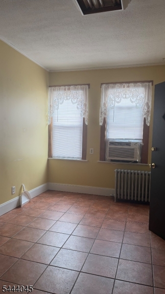 806 Roselle St Property Photo 5