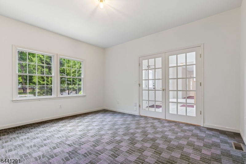 48 W Hanover Ave Property Photo 11