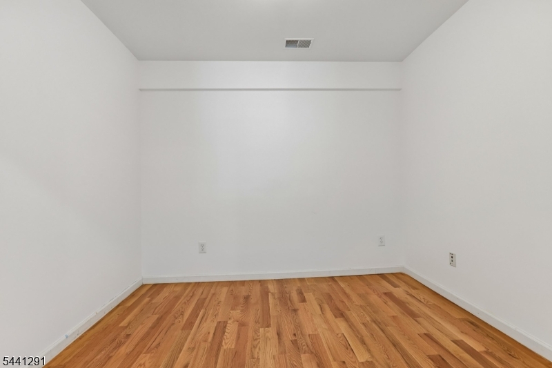 48 W Hanover Ave Property Photo 14