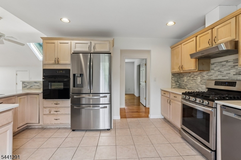 48 W Hanover Ave Property Photo 16