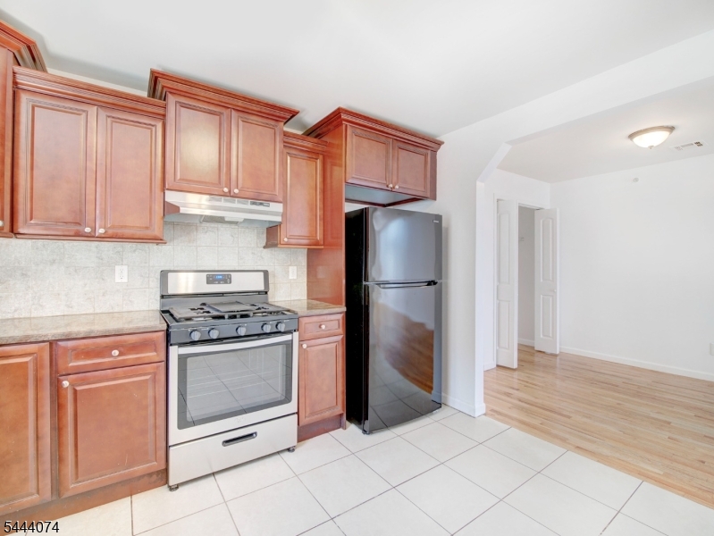 627 Hunterdon St Property Photo 7