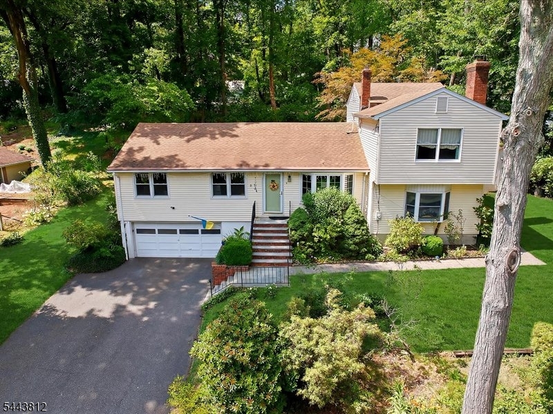 76 Long Hill Rd Property Photo 2