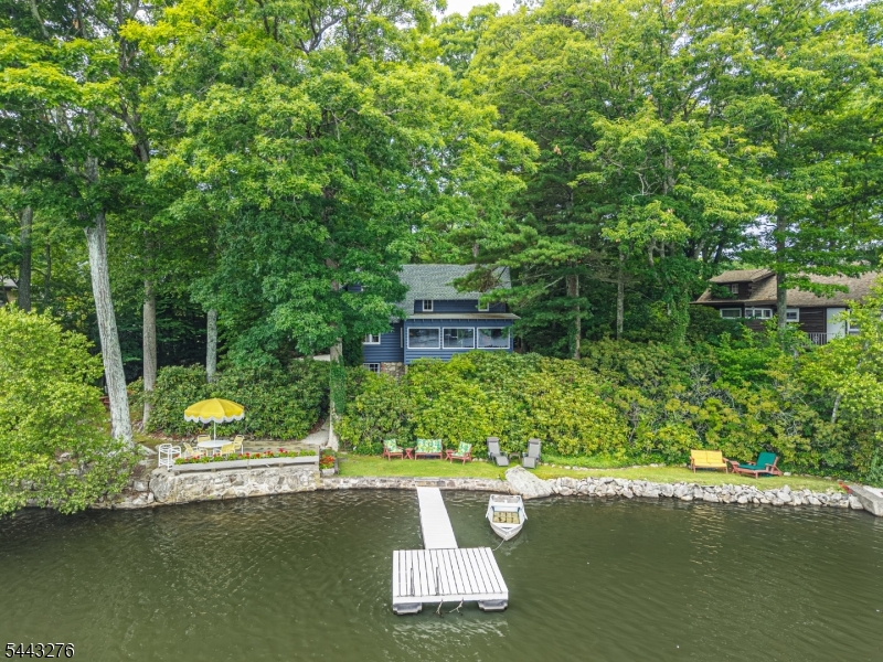 2064 Lakeside Dr Property Photo 8