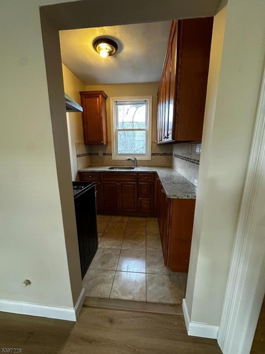 33 Hayward Pl 2 Property Photo 5